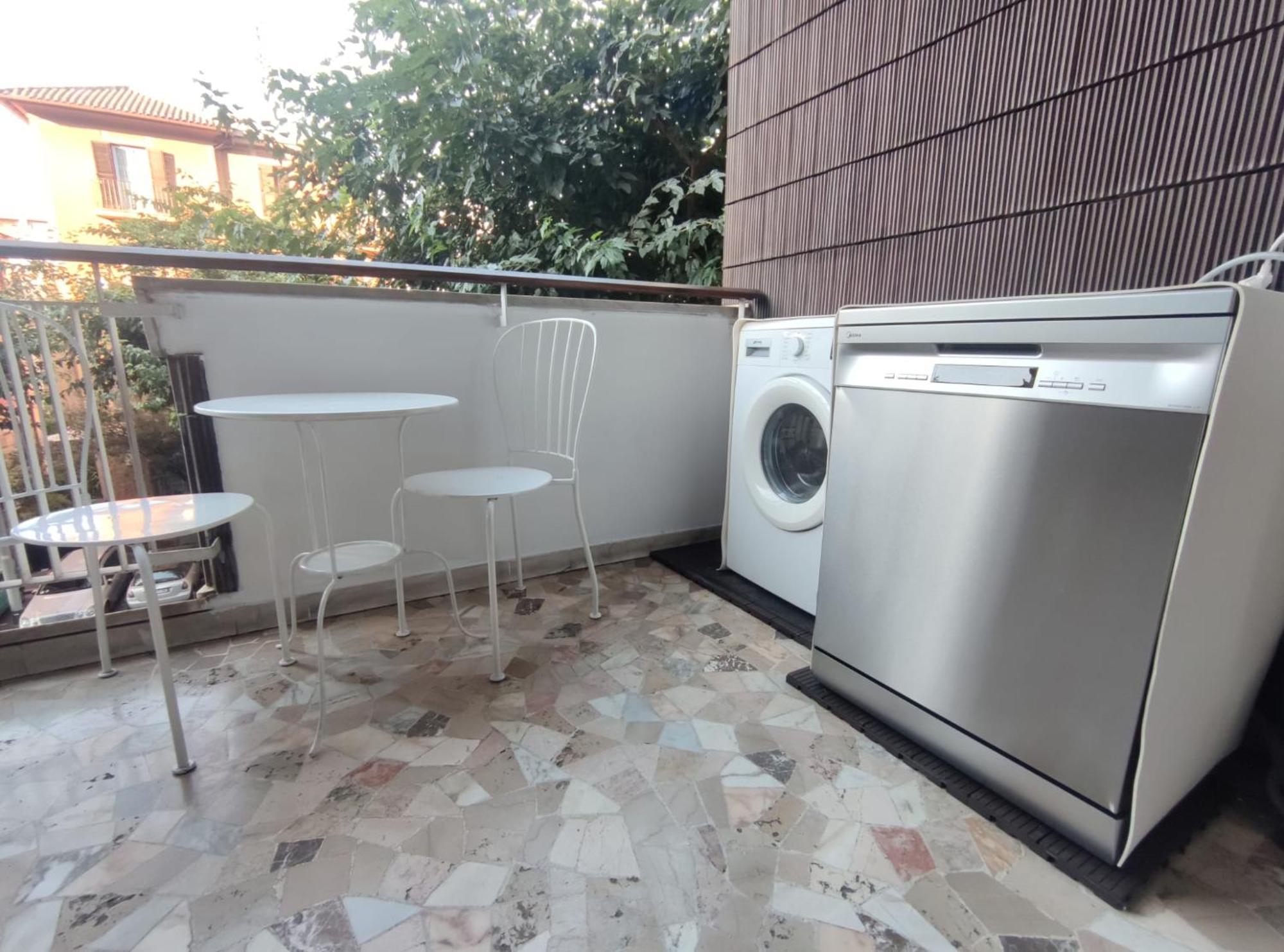 Vanity Apartment - 4 Bedrooms With 4 Bathrooms - Ac & Wifi โรม ภายนอก รูปภาพ